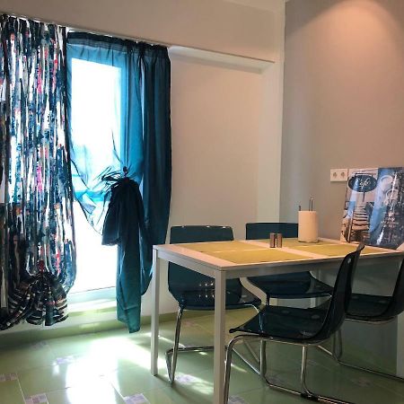 Green Apartment 6 Bukares Bagian luar foto