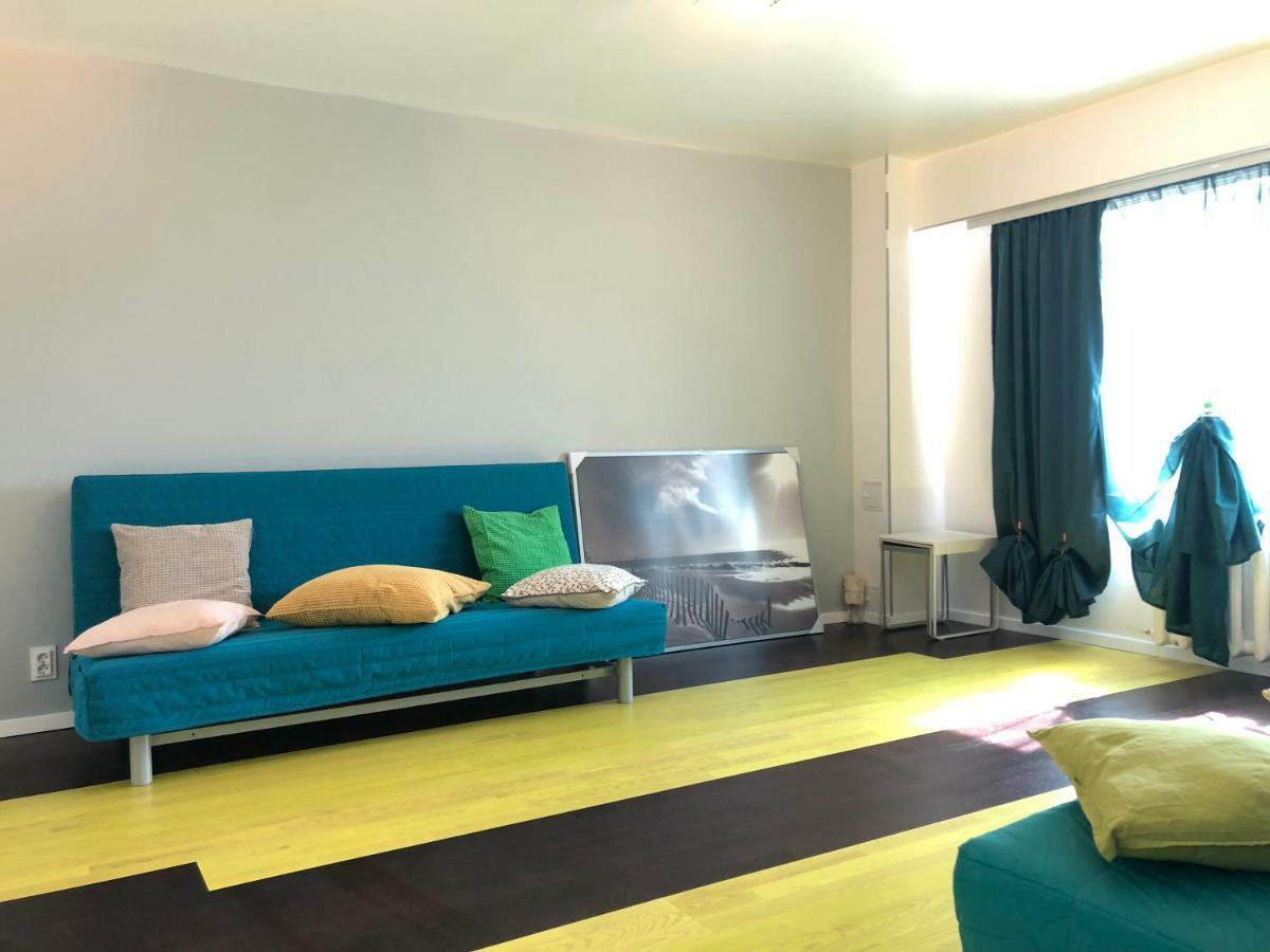 Green Apartment 6 Bukares Bagian luar foto