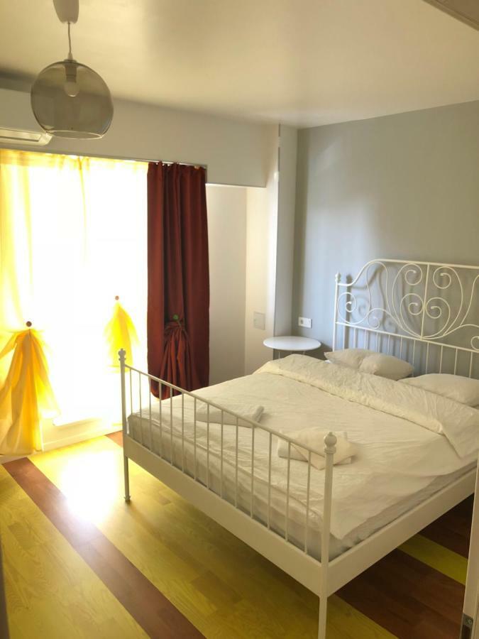 Green Apartment 6 Bukares Bagian luar foto