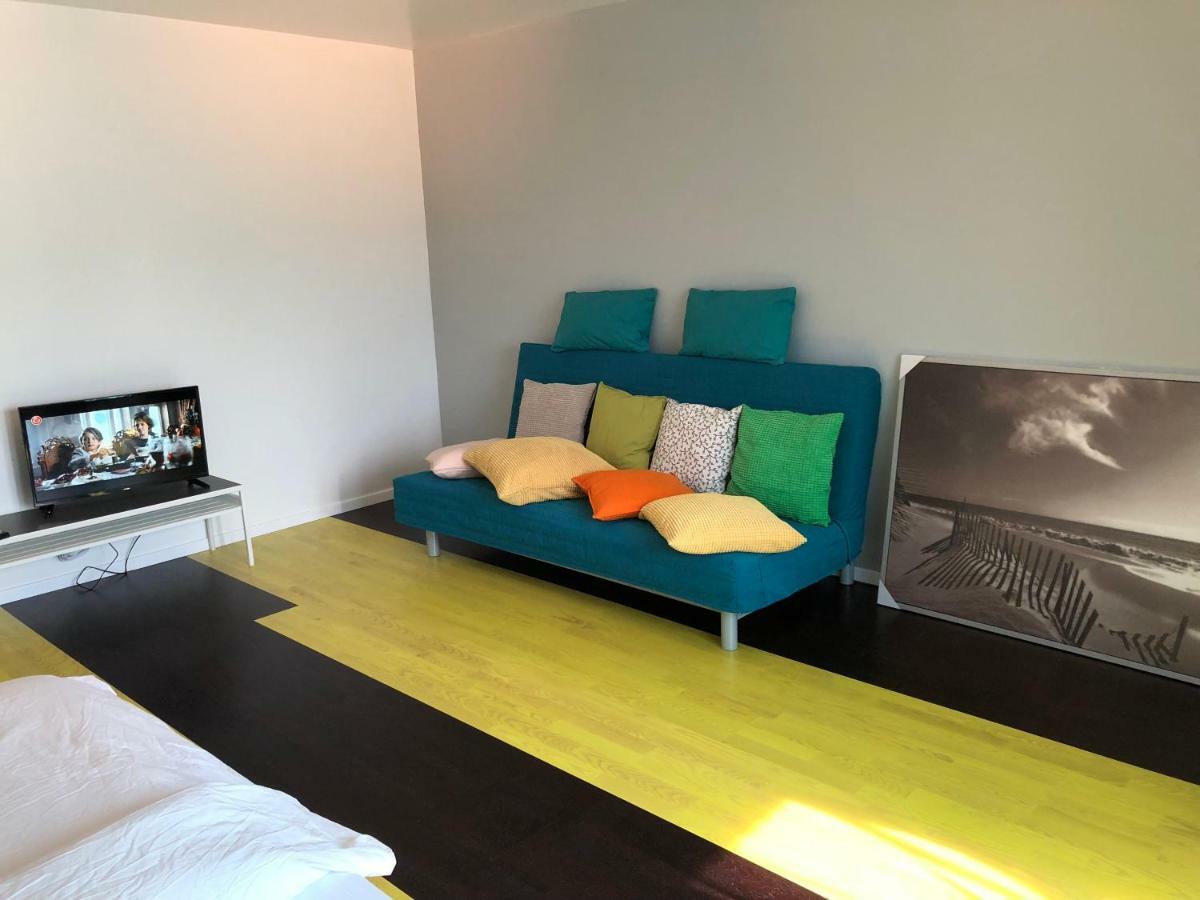 Green Apartment 6 Bukares Bagian luar foto